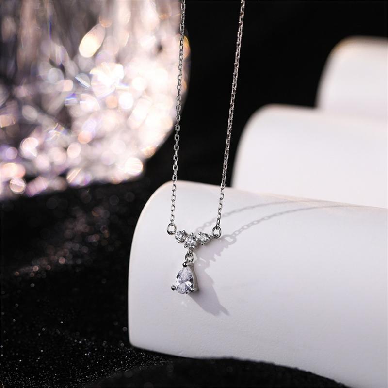 Kalung Wanita Titanium cewek anti karat Korean Style Niche Temperamen Hadiah Baru Desain Drop Air Perhiasan 5