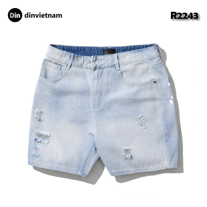 [ĐÃ CÓ HÀNG MỚI] Quần Short Jeans form trên gối Mã-R2243, Màu Xanh Bạch Kim [Platinum-colored jeans] chi tiết rách nhỏ, Dễ phối đồ, Dễ mặc hàng ngày, Phong cách bụi mạnh mẽ Style Streetwear - DIN VIETNAM