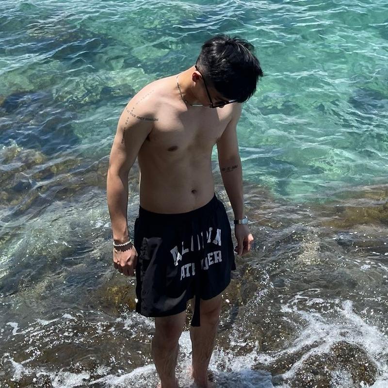 [DEAL MỞ BÁN] ALODIN.atedier | Quần short ALODIN Dù Lì In Lụa cao cấp 2 lớp lót lưới form trên gối  Nam Nữ S2 Menswear 1