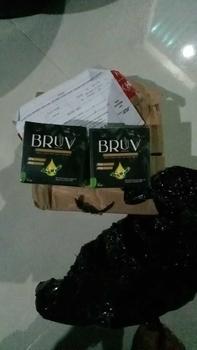 Product Review of BRUV Brightening and Acne Soap 6pcs - Sabun Bruv Sabun Pembersih Wajah Pria Pencerah Wajah Pria Menghilangkan Jerawat Pencerah Muka Laki Laki Wajah Kusam Muka Berminyak Bruv Original from u**7 3