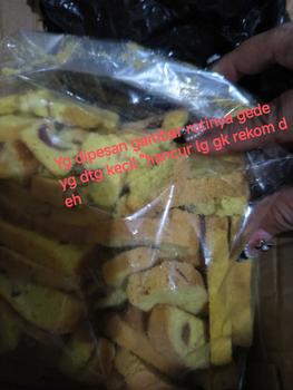 Product Review of Roti Kering Manis 500 gram/kue kering renyah/bolu kering/kue bolu kering 1/2 kg from A**a R**u 1