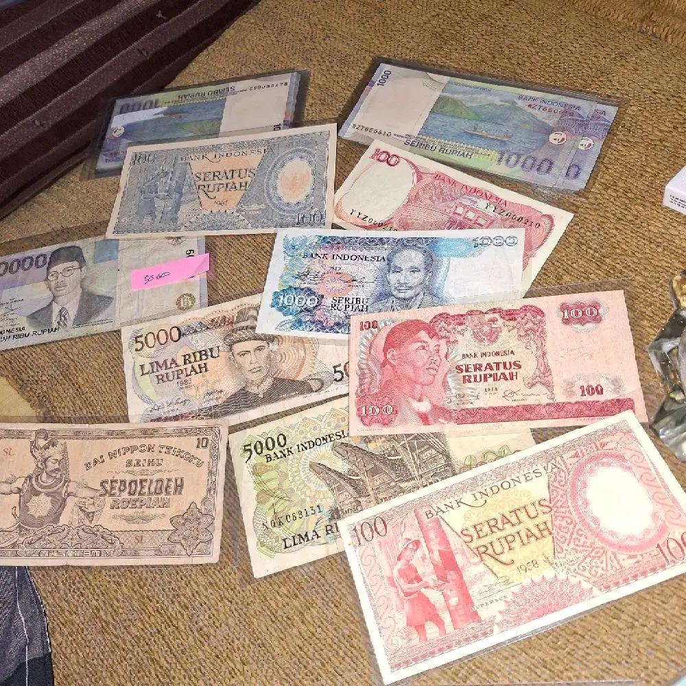 Koleksi Kertas Uang Rupiah Indonesia Seri 100 500 1000 dan 5000 Rupiah Kualitas Terbaik