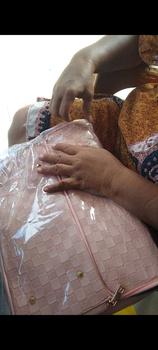 Product Review of DEVILA LUXURY NUDE PINK BOXES WATERPROOF TRAVEL BAG MEDIUM SIZE - Tas Koper Motif Kotak Mewah Murah Perempuan Mudik from D**a s**1 0