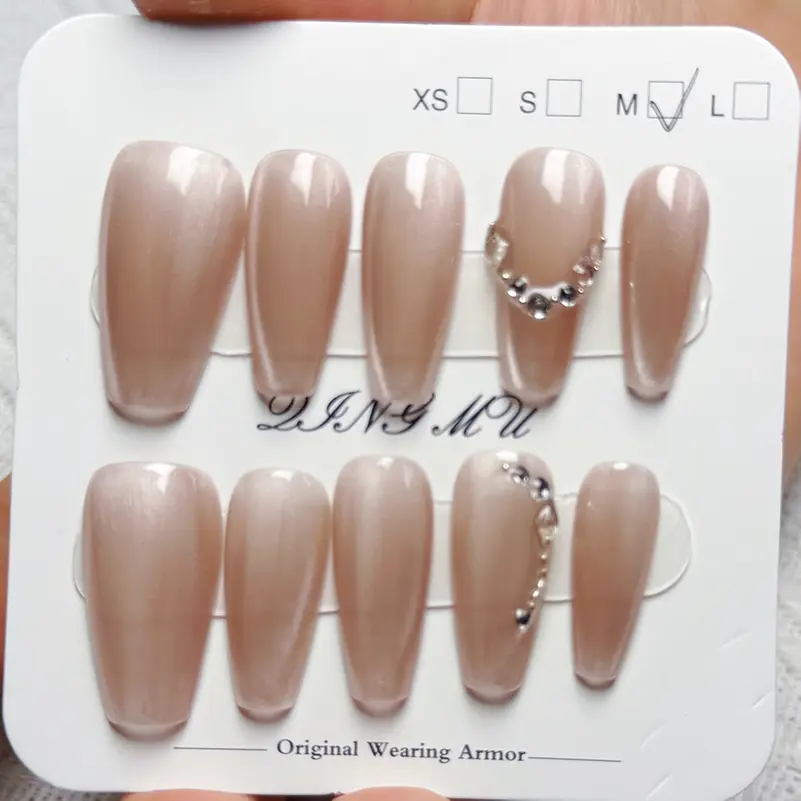 "Hand-made" hand-painted pattern to wear nails, cat's eye color-changing nail art, detachable nail stickers for many times.