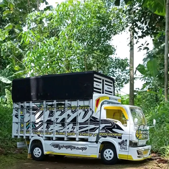 Miniatur truk oleng asli kayu bisa belok kanan kiri maju mundur mainan anak kekinian sudah full variasi lampu LED dan bonus terpal Hadiah