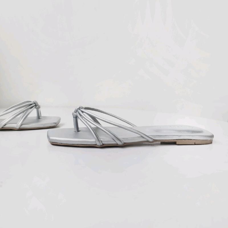 Shoeponic ARA - Trend 2025 Sandal Wanita Comfort Alas Sol Premium Sandal Flat Hitam Dan Silver 3