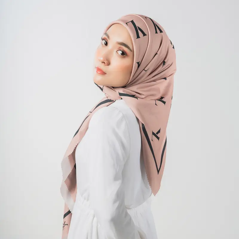 Hijab Segiempat Voal Sublim Printing Motif YL KALOS Scarf 1
