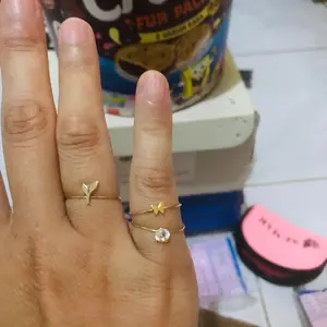 Cincin Emas Dainty Flora Leaf Gold 10K Semar Nusantara