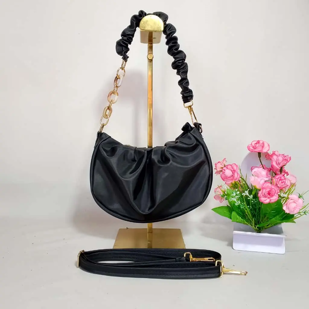 Paket Bundling 80 Ribu Dapat 4 Pcs Tas Selempang Wanita Terbaru Gempita / Florida Paket Bundling 80 Ribu Dapat 4 Pcs Tas Selempang Wanita Terbaru Gempita / Florida