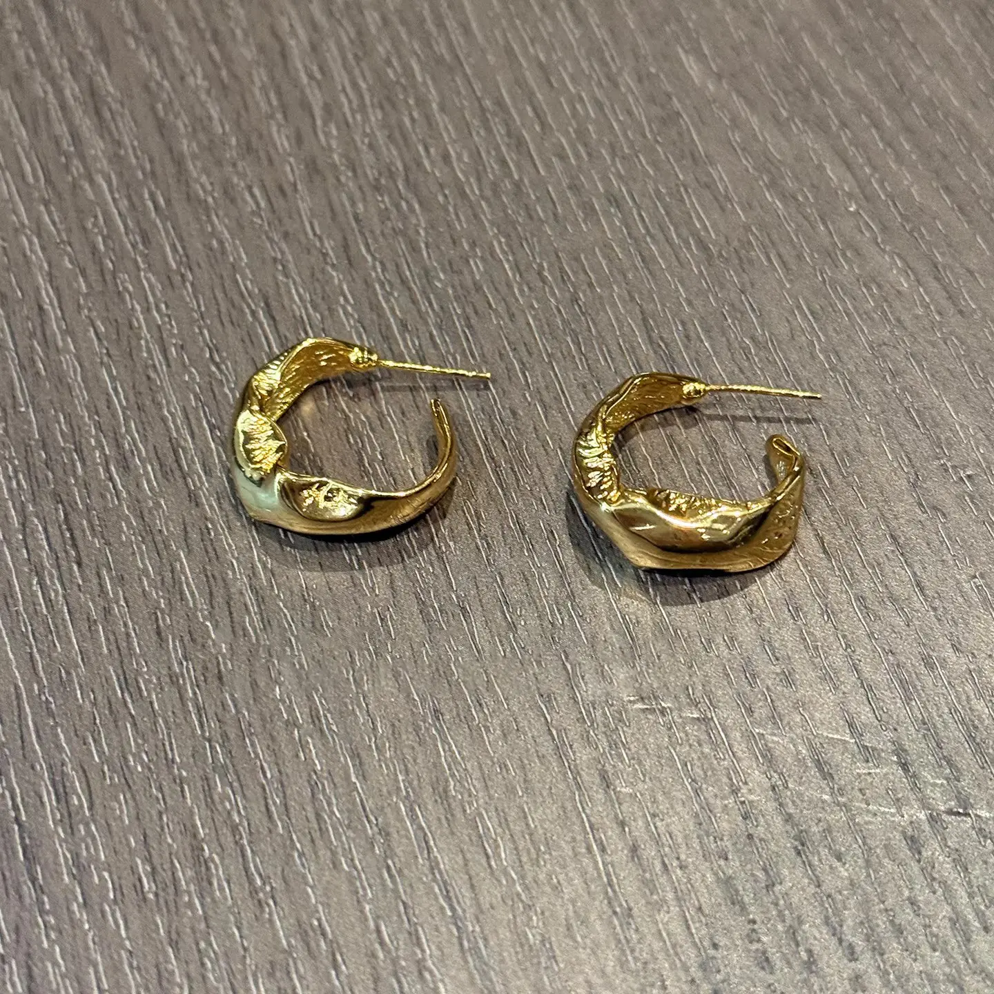 003 (1 sepasang anting)