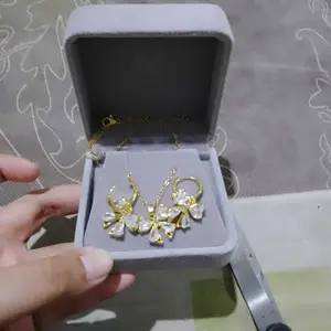 Luxeglamour - Set Perhiasan Aksesoris Kalung Dan Anting Motif Bunga