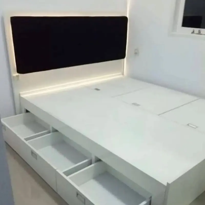 Divan laci ukuran 180x200 warna putih