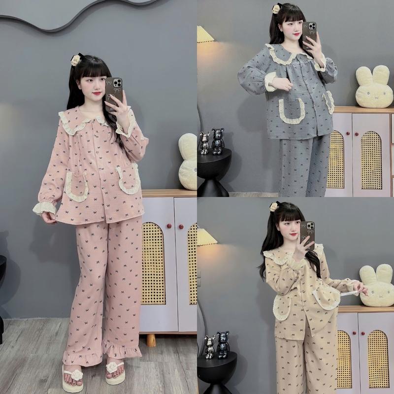 [Shop Bầu Mẹ Bống] COMBO 2 Bộ Bầu Và Sau Sinh Chất Liệu Đũi Vân Mây Cổ Sen Phối Ren Áo Dài Quần Dài Họa Tiết Xinh Xắn Dành Cho Mẹ Bầu Dưới 70kg Freesize Thấm Hút Mồ Hôi Thoải Mái