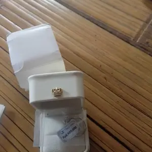 【003Harga telah dibanting, segera di CO】Chard Wake Original Cincin Wanita Couples Moissanite 2 Carat Adjustable Fashion Aksesoris Sertifikat GRA Kotak Indah  CWR002