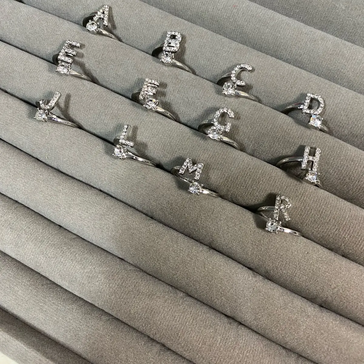 Cincin Huruf Bisa di adjust