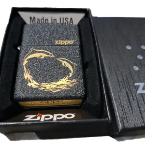 Zippo Classic Black Crackle Dolphine Korek Api Minyak Souvenir Unik Tahan Angin Batu Sumbu Kapas