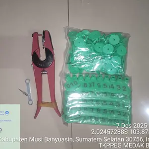 100 pcs Eartag Sapi Babi Kambing Kerbau 4x5 cm Nomor 001-100 untuk Identifikasi Hewan Ternak