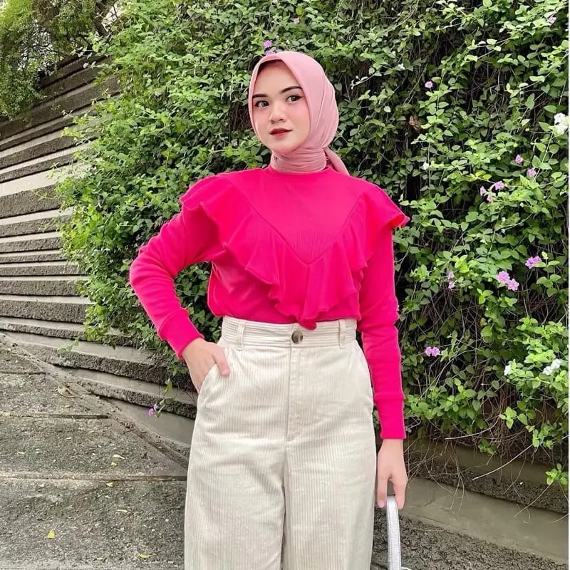 ￼Lady Sweater Blouse V Ruffle Rumbai Rib Knit Aronna atasan rajut 1