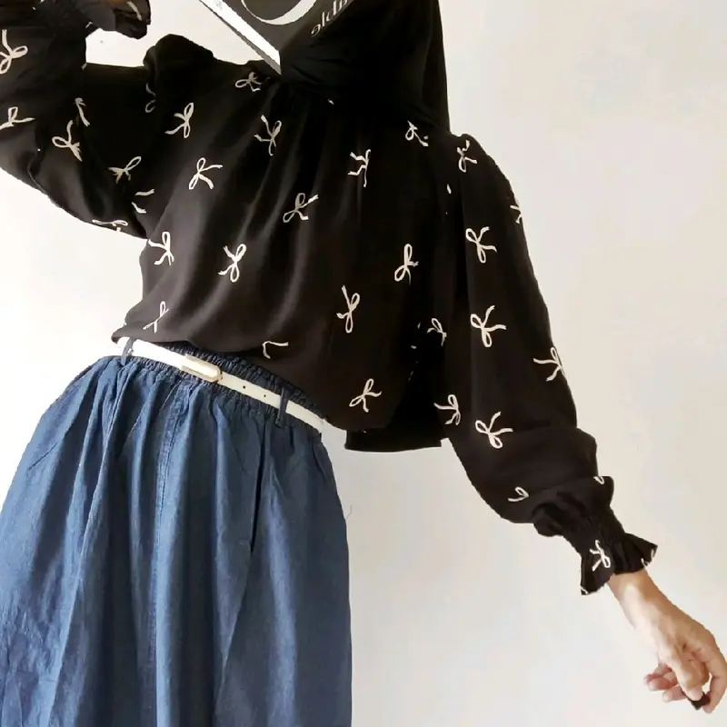 minimalistyle - CLEO Smocked Smok Blouse Bahan Crepe Wanita 5