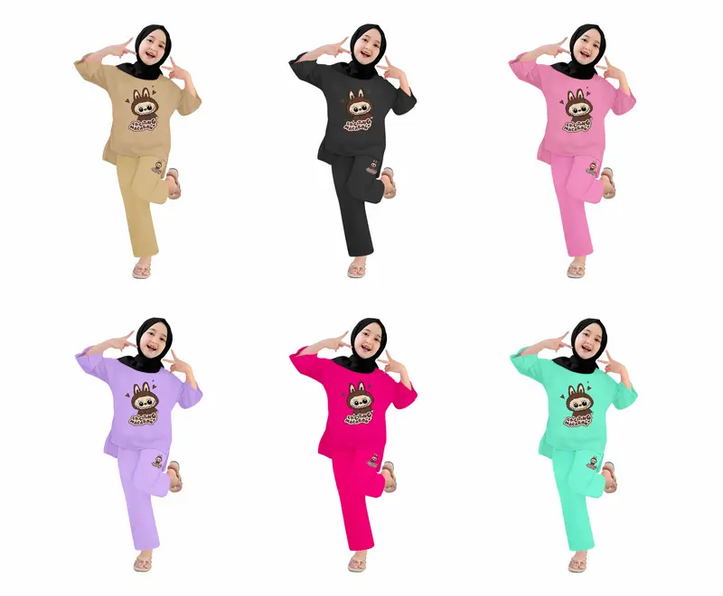 Baju Anak Perempuan - Setelan Kaos dan Celana Panjang Anak Cewek Fashion Pakaian Belah Usia 4-13 Tahun - Motif EXCITING LABUBU Hitam 1