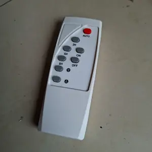 Kontrol jarak jauh gratis (termasuk baterai)