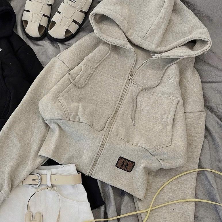 ÁO KHOÁC NỈ FROM NGẮN,BO DÀI THÊU R