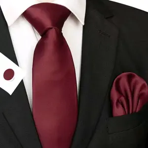 one set (2 in 1) paket dasi panjang plus saputangan jas pria merah maroon ukuran  dasi 3inchi Segitiga
