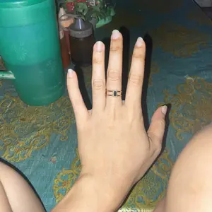 Cincin Titanium Motif Kotak Hitam 2 Layer Gold 24k Elegan dan Modern untuk Tampilan Mewah Rings