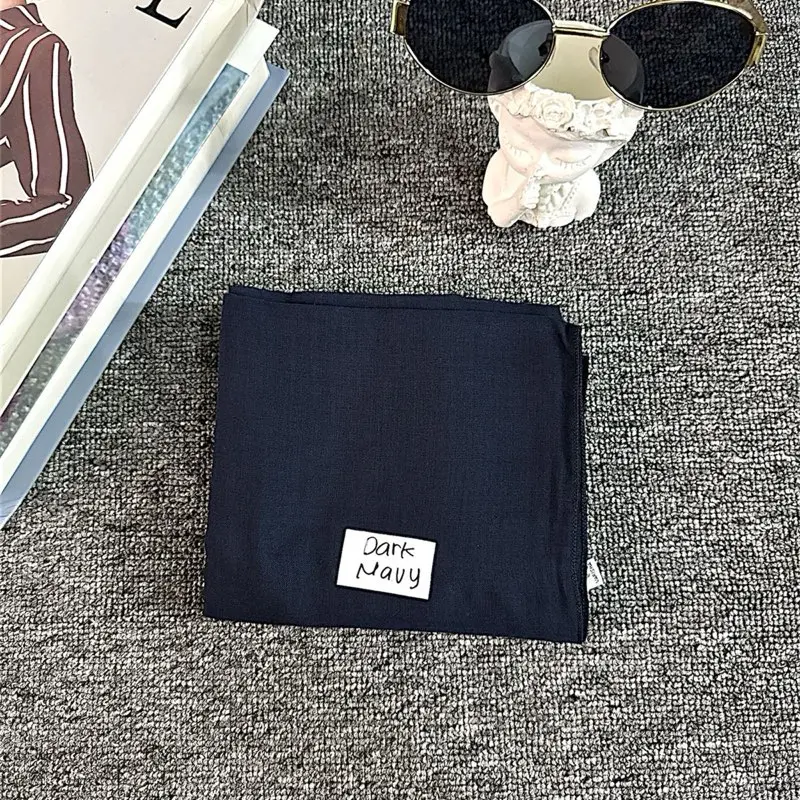 Dark navy (navy gelap)