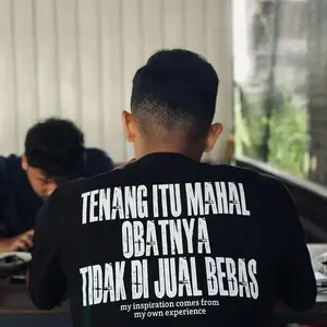 Kaos Cetak Kata Kata Kocak Tenang Itu Mahal Desain Keren, Kaos Hitam Putih Biasa Stylish untuk Pria Wanita  Kaos Dissjneqdotnv