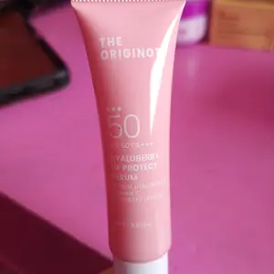 The originote spf 50 PA+++ hyluberry lip protect serum
