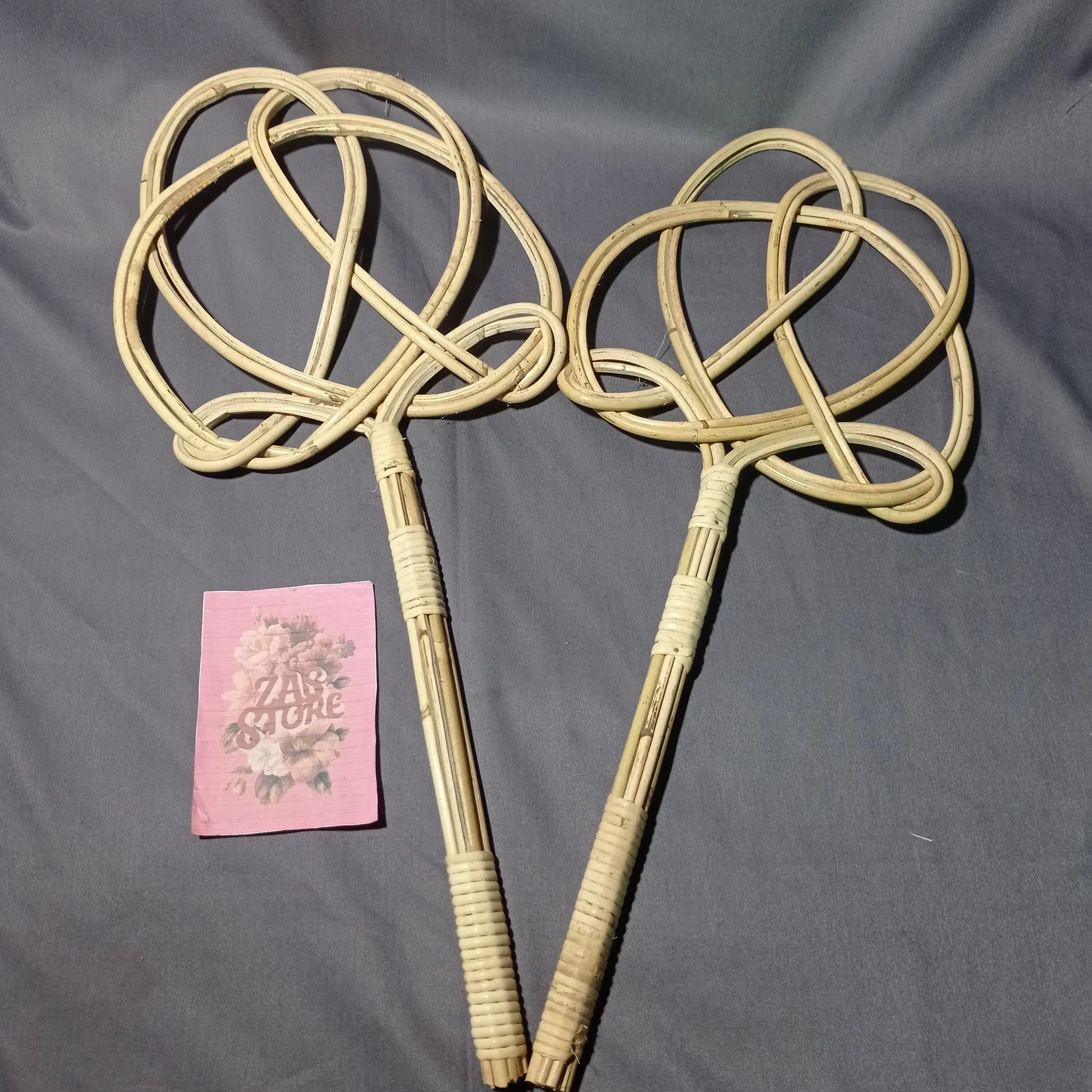 PEMUKUL KASUR ROTAN GEPUK GEBUG PENGGEBUK GEBUKAN PENEBAH PEMBERSIH DEBU PENEPUK TEBAH GEBLEK RAKET PENJALIN Handmade 58 cm x 27 cm x 31 cm Alat Tradisional Kuat Ringan