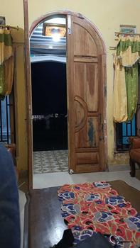 Product Review of MELEWIS HITAM Kemeja Batik Pria Lengan Panjang Warna Hitam Full Furing Katun Slimfit from Y**a K**n 0