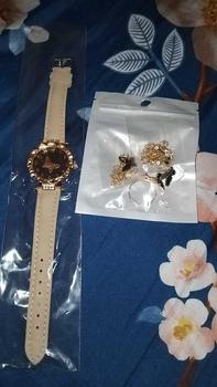 Product Review of 5PCS Jam Tangan Kuarsa Wanita Bergaya Berlian Berlian Kupu-kupu Dial PU Tali Kulit  Quartz Watches Kaca Set Perhiasan Kupu-kupu Gratis (Tanpa Kotak) from N**i 0
