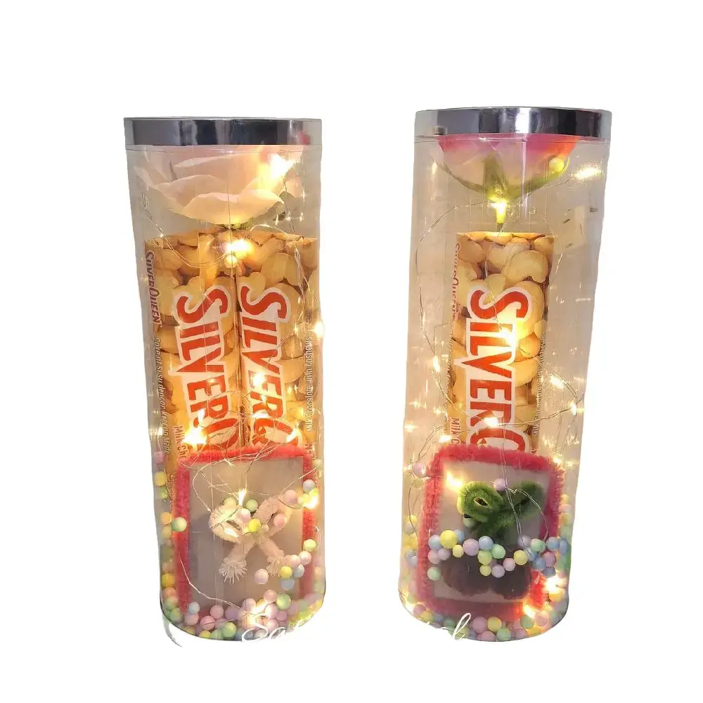 (READY STOCK) Hadiah Ulang Tahun / Wisuda / Valentine Coklat Silverqueen 58GR / Lampu LED Gift Unik Bucket Bunga Mawar Pipe Cleaner Bunga Satin