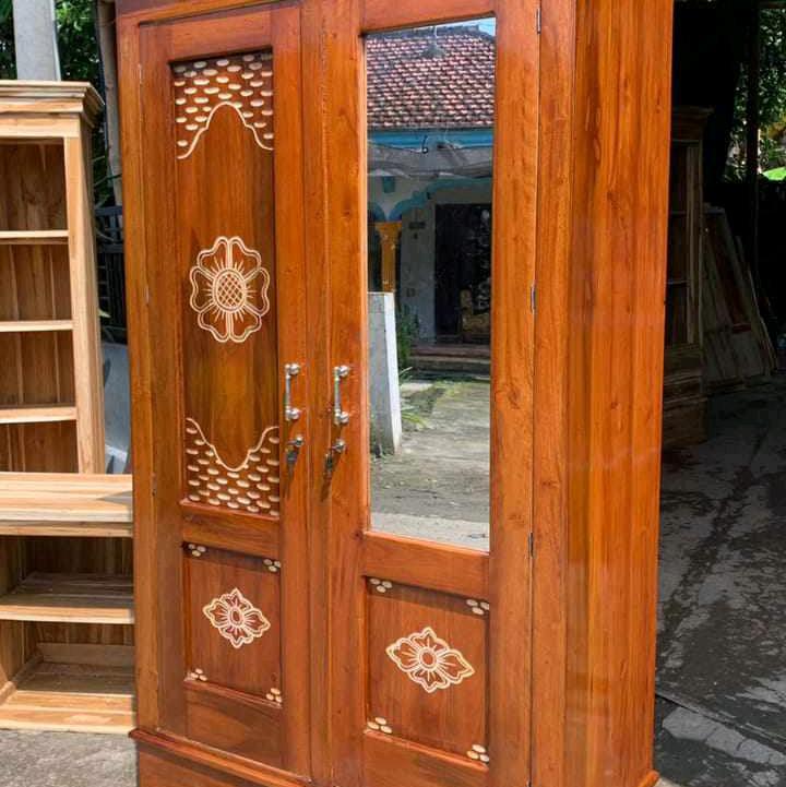 lemari kayu mahoni tua murah 2