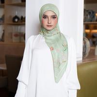 Gambar MANDJHA Arielle Sage Scarf By IVAN GUNAWAN - Jilbab Hijab Segi Empat Motif ORIGINAL MANDJHA dari Mandjha Ivan Gunawan Kota Bandung 2 Tokopedia