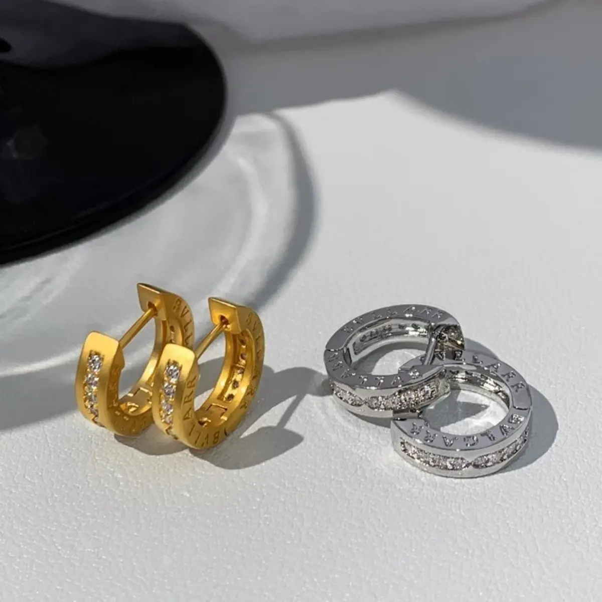 Circle earrings, men's light luxury, unique plain rings, stainless steel, high-end accessories, women's versatile, individual, simple jewelry
