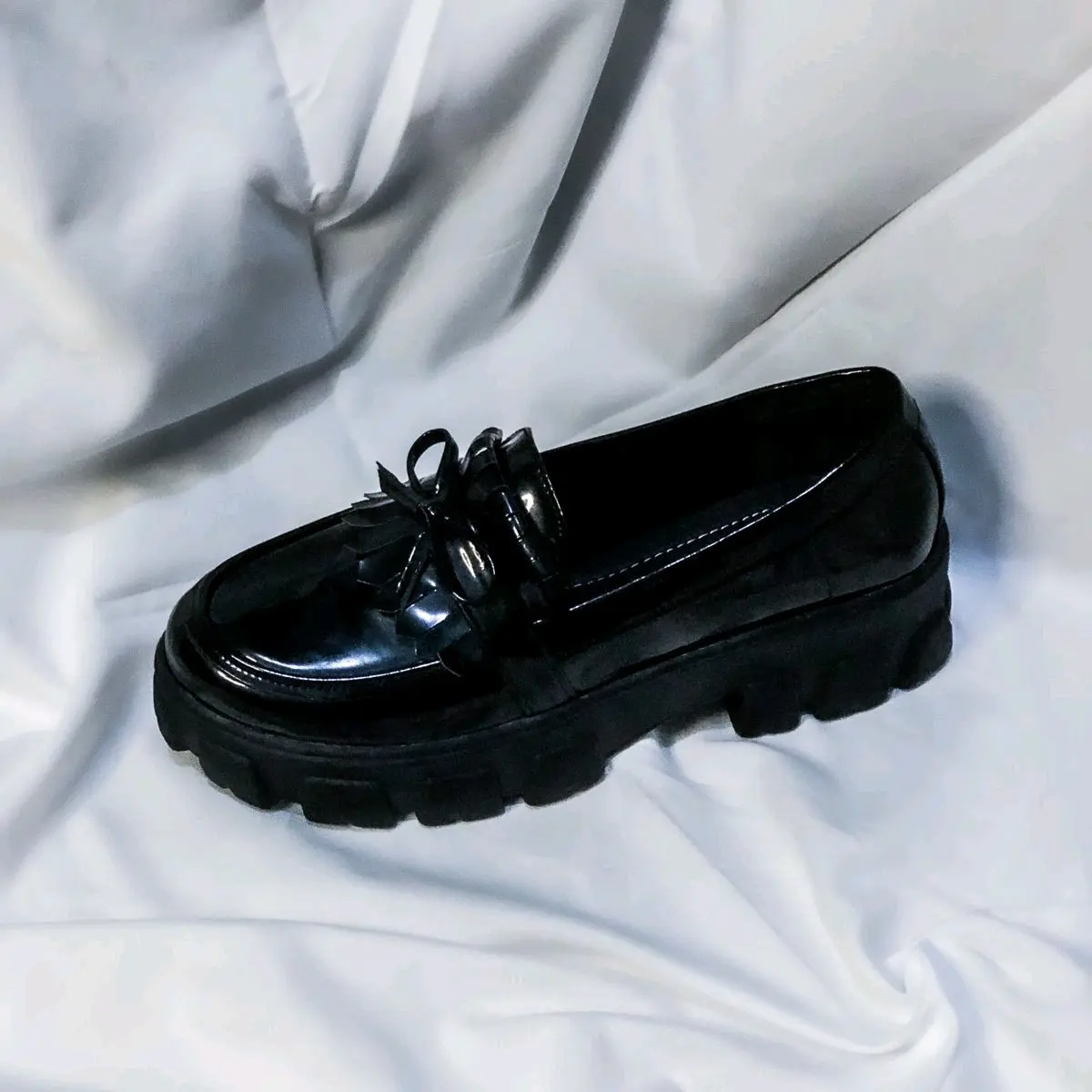 DOCMART MOMO / SEPATU WANITA RING/SEPATU WANITA GLOSY PREMIUM HITAM Shoes Sneakers