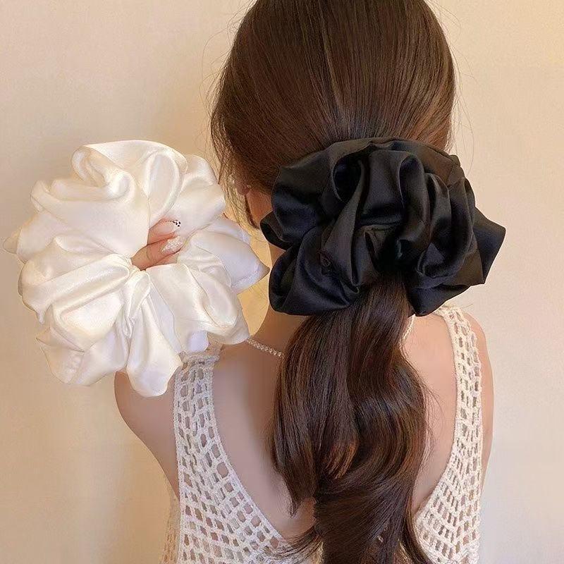 Scrunchie satin cỡ lớn mới với nếp nhăn thêm, dây buộc tóc ngọt ngào phong cách cổ điển, phụ kiện tóc lụa thanh lịch