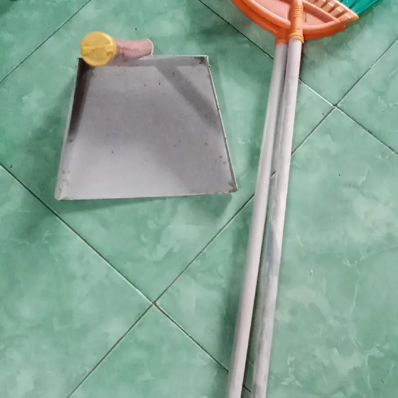 Sapu nilon/ sapu senar dari bahan benang Plastik serabut tebal satu set 1