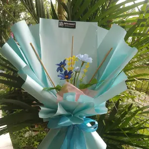 Buket Kosongan Mini dengan Desain Elegan dan Warna Biru Muda Cocok untuk Dekorasi Rumah