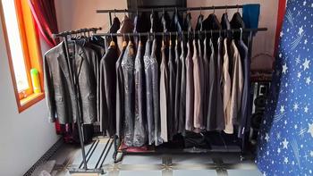 Product Review of Dejavu Rak Gantungan Baju Stand Hanger Double Gantungan Portable Baju Rak Pakaian Jemuran Baju Hanger Besi Dengan 4 Roda HSH135 from B**a 0