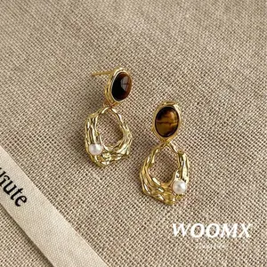 [Woomx] Anting Wanita Batu Mata Harimau Warna Cokelat Bentuk Geometri Serbaguna A576