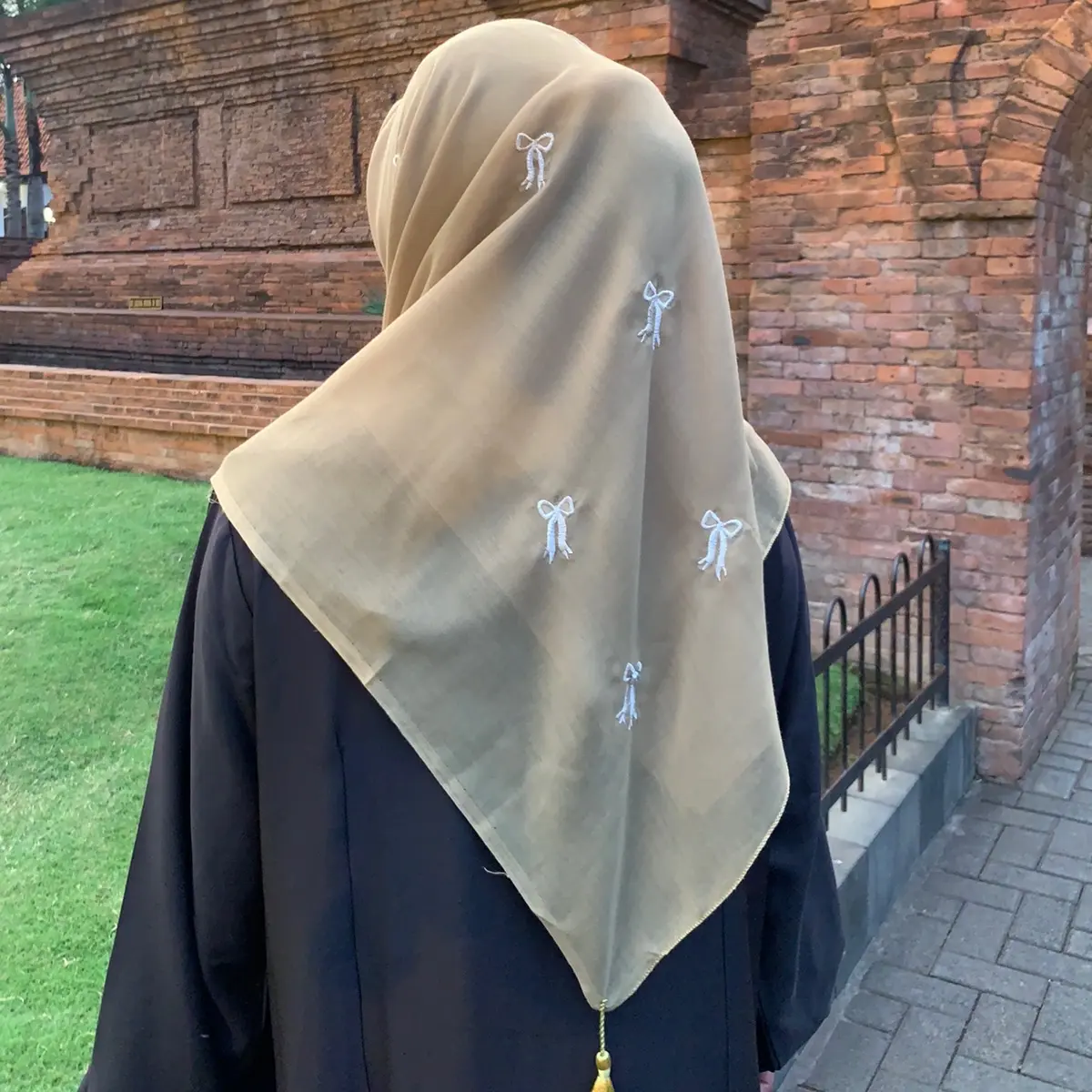 Hijab Segi Empat Paris Coqquette Pita Ribbon Bordir || hijab Ribbon Pita Nyaman Tassel