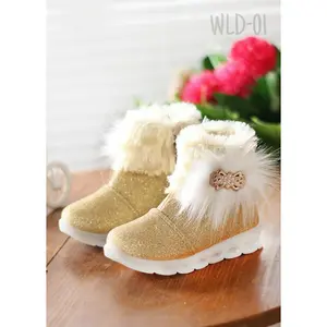 yT-02 Sepatu boots anak perempuan motif bulu terbaru