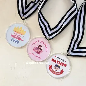 Wopika Creative MEDALI SPESIAL HARI IBU Diameter 7cm 3 Desain Utama Kado Spesial Buat Orang Tua Kado Ibu Mama Mother Best Mom Ever Best Mother in the World Best Father in the World