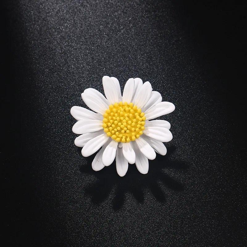 Product Introduction of Cute Small Daisy Flower Women Brooch Pins for Hijab Hats Dress Bags Jewelry Accessories 14