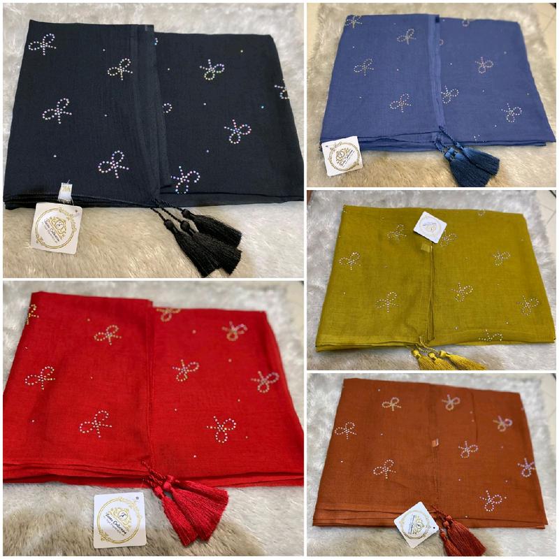 Hijab Paris Pita Coquette Swarovsky Tassel 3
