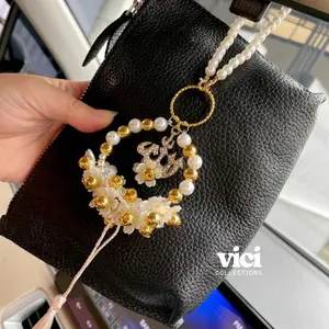 Vici Collections Gantungan Spion Mobil Manik Lafadz Mewah Variasi Bunga Mutiara Bahan Mutiara Tampilan Elegan TSBH29